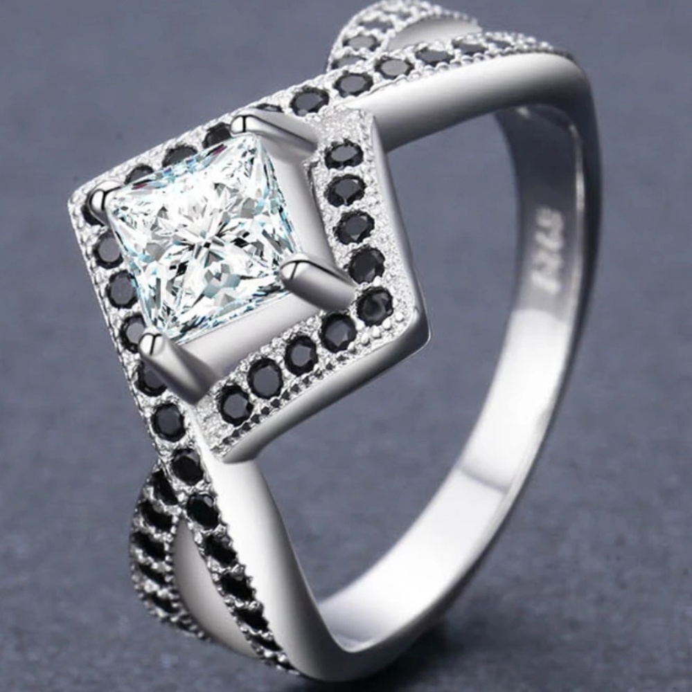 NWOT Cz Engagement Ring Size 7